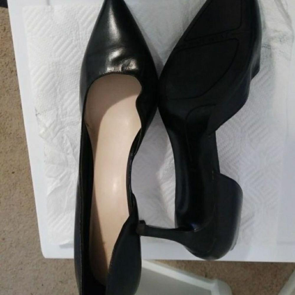 Lightly used pumps